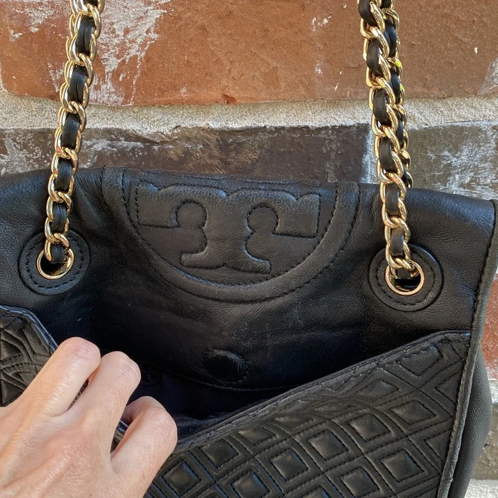 TORY BURCH Savannah Convertible Shoulder Bag - Black with Gold Chain - Picture 7 of 16